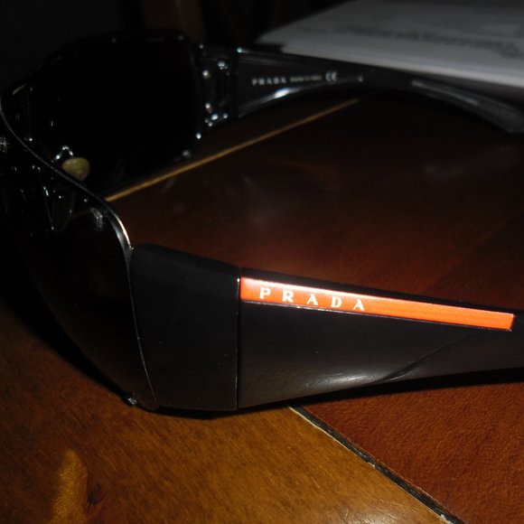 sunglasses - Picture 1 of 2